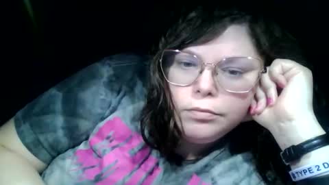 Snapshot of siofra chatting on October 31, 10:33 pm Siofra online show from October 31, 10:33 pm