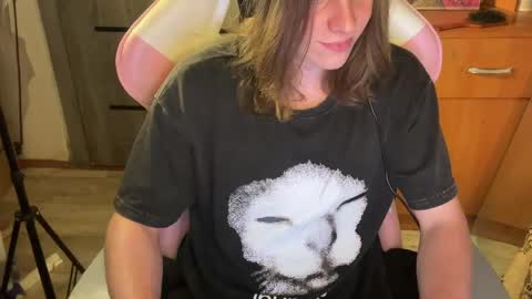 SirHumps online show from June 5, 6:57 pm