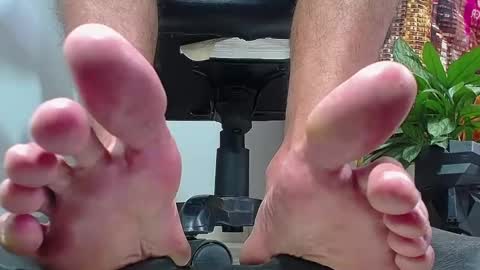 only foot                         worshipers here online show from December 15, 8:25 pm