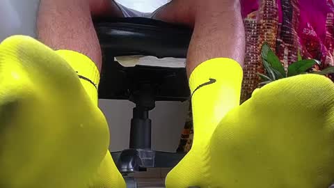only foot                         worshipers here online show from December 21, 8:32 pm