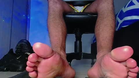 only foot                         worshipers here online show from February 7, 4:38 am