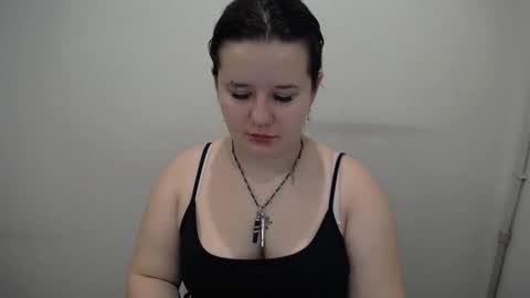 Snapshot of siren_dahlia_ chatting on October 28, 8:07 am Mina online show from October 28, 8:07 am