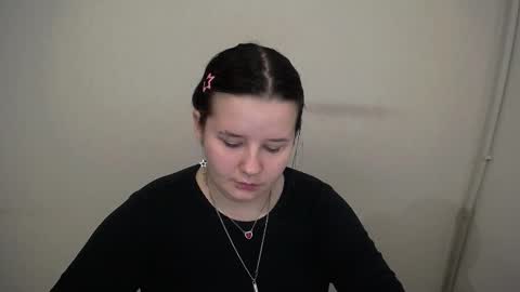 Snapshot of siren_dahlia_ chatting on November 1, 9:33 am Mina online show from November 1, 9:33 am