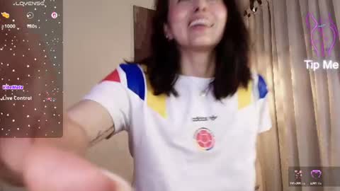 Snapshot of siren_indira_ chatting on July 7, 4:22 pm siren indira online show from July 7, 4:22 pm
