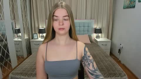 SirenaBloom online show from February 26, 4:44 am