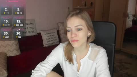 Snapshot of sirenasilk chatting on April 18, 11:03 am sirenasilk online show from April 18, 11:03 am