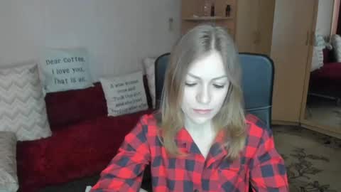 Snapshot of sirenasilk chatting on April 23, 9:08 am sirenasilk online show from April 23, 9:08 am