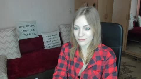 Snapshot of sirenasilk chatting on April 23, 12:29 pm sirenasilk online show from April 23, 12:29 pm