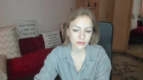 Snapshot of sirenasilk chatting on April 28, 9:03 am sirenasilk online show from April 28, 9:03 am