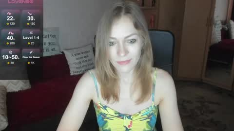 Snapshot of sirenasilk chatting on May 13, 9:17 am sirenasilk online show from May 13, 9:17 am