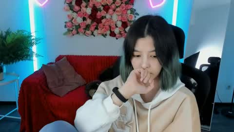 Snapshot of sirenmystique chatting on May 5, 7:22 pm Si online show from May 5, 7:22 pm