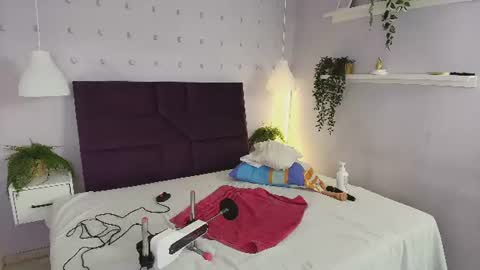 Snapshot of sirenyrouss chatting on July 25, 7:33 pm sirenyrouss online show from July 25, 7:33 pm