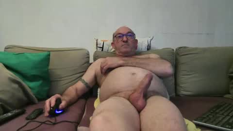 Snapshot of sirhc4 chatting on March 23, 10:47 pm sirhc4 online show from March 23, 10:47 pm