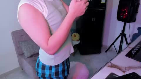 Snapshot of sirius_angels chatting on December 15, 2:21 pm Sirius angels online show from December 15, 2:21 pm