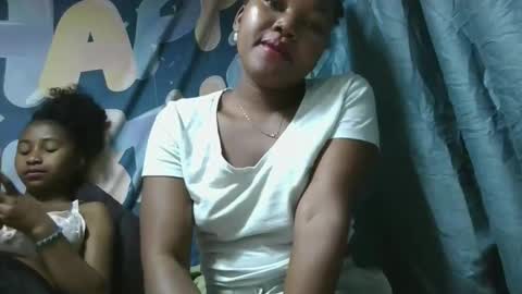 siscabelle online show from January 9, 8:17 am