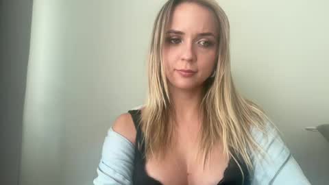 Sisi Bunny online show from July 13, 4:10 pm