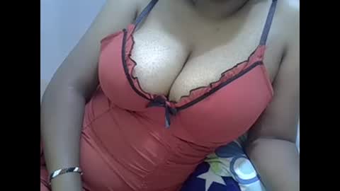 Snapshot of sisibrown97 chatting on January 19, 9:33 am brown online show from January 19, 9:33 am