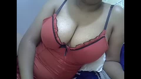 Snapshot of sisibrown97 chatting on February 27, 10:26 am brown online show from February 27, 10:26 am
