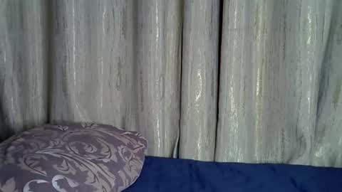 Snapshot of sismile chatting on October 21, 9:37 pm shannie online show from October 21, 9:37 pm