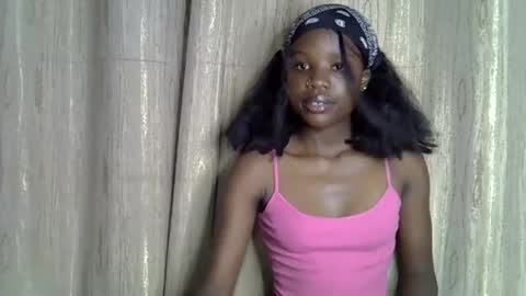 Snapshot of sismile chatting on November 1, 8:00 pm shannie online show from November 1, 8:00 pm