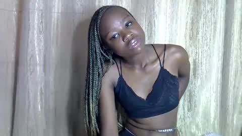 Snapshot of sismile chatting on November 17, 2:01 pm shannie online show from November 17, 2:01 pm