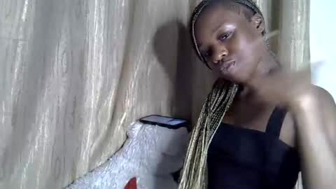 Snapshot of sismile chatting on November 28, 12:13 am shannie online show from November 28, 12:13 am