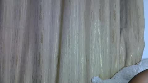 Snapshot of sismile chatting on November 29, 3:20 am shannie online show from November 29, 3:20 am