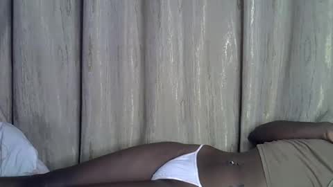 shannie online show from December 4, 3:49 am