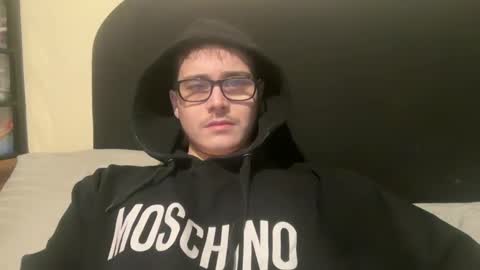 sissy_brit22 online show from December 12, 8:21 pm