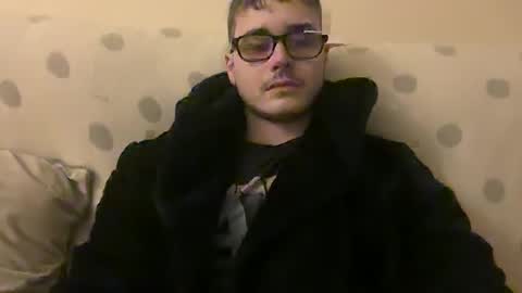 Snapshot of sissy_brit22 chatting on December 15, 6:29 am sissy_brit22 online show from December 15, 6:29 am