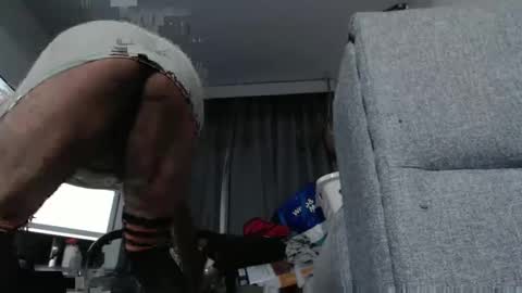 Snapshot of sissyboilooking chatting on February 4, 1:16 pm RESPONDS WELL TO ... online show from February 4, 1:16 pm