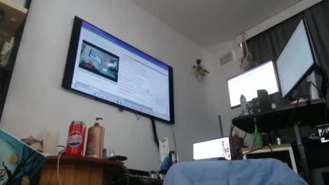 Snapshot of sissyboilooking chatting on September 13, 4:23 am RESPONDS WELL TO ... online show from September 13, 4:23 am