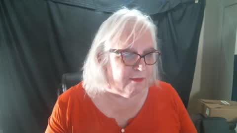 Snapshot of sissydianetx chatting on January 14, 12:33 am Sissy Diane online show from January 14, 12:33 am