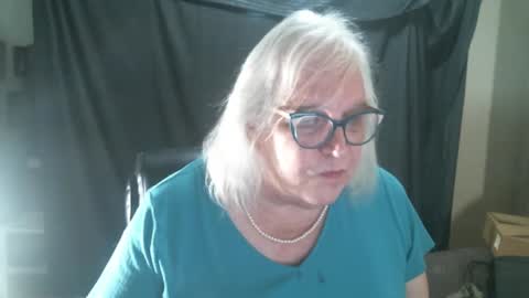 Snapshot of sissydianetx chatting on February 18, 12:37 am Sissy Diane online show from February 18, 12:37 am