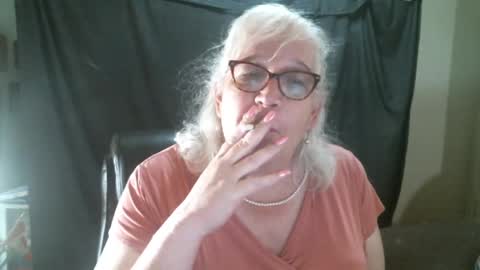 Snapshot of sissydianetx chatting on September 19, 11:38 pm Sissy Diane online show from September 19, 11:38 pm