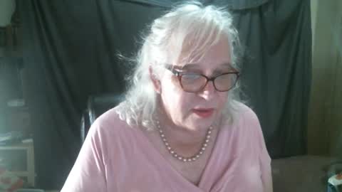 Snapshot of sissydianetx chatting on October 16, 11:39 pm Sissy Diane online show from October 16, 11:39 pm