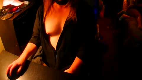 red online show from October 31, 4:02 am