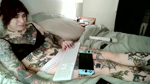 Snapshot of sissyslut4201 chatting on February 13, 3:50 am gapingsissyslut online show from February 13, 3:50 am
