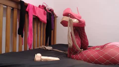 Snapshot of sissysubwhore chatting on November 26, 5:58 pm Lotty online show from November 26, 5:58 pm