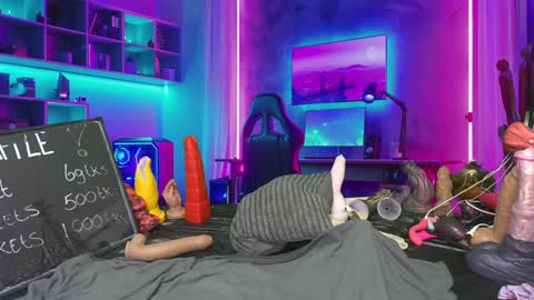 Elise online show from January 21, 2:37 pm