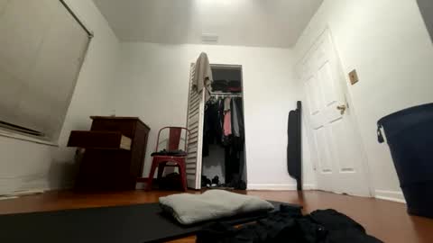 SIXFOOTFOURNINE online show from April 5, 8:22 am