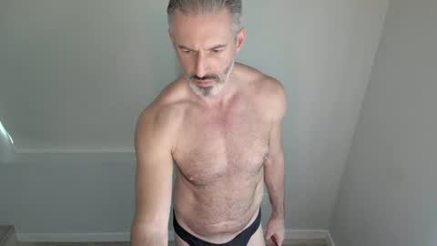 SixSevenSixteen online show from April 8, 10:10 pm