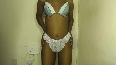 sizzly_ass online show from March 18, 12:30 pm