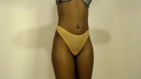 sizzly_ass online show from May 24, 3:22 am