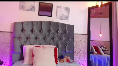 Elizabeth online show from January 2, 1:49 am