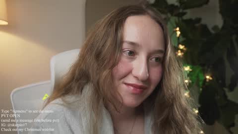 Snapshot of skarpio17 chatting on December 20, 3:47 am Im Scarlett ONLINE 5pm-10pm NYC time online show from December 20, 3:47 am