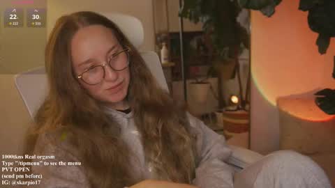 Snapshot of skarpio17 chatting on November 14, 1:04 am Im Scarlett ONLINE 5pm-10pm NYC time online show from November 14, 1:04 am