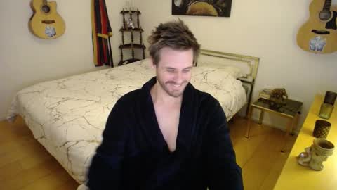 Snapshot of skatejocke chatting on November 7, 4:40 pm skatejocke online show from November 7, 4:40 pm