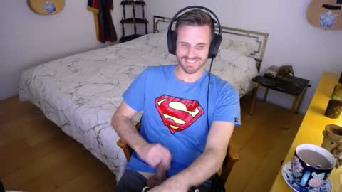 Snapshot of skatejocke chatting on November 15, 8:27 pm skatejocke online show from November 15, 8:27 pm