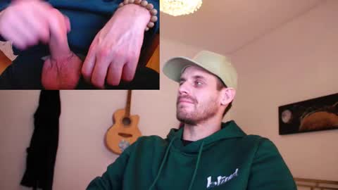 Snapshot of skatejocke chatting on November 16, 5:51 pm skatejocke online show from November 16, 5:51 pm